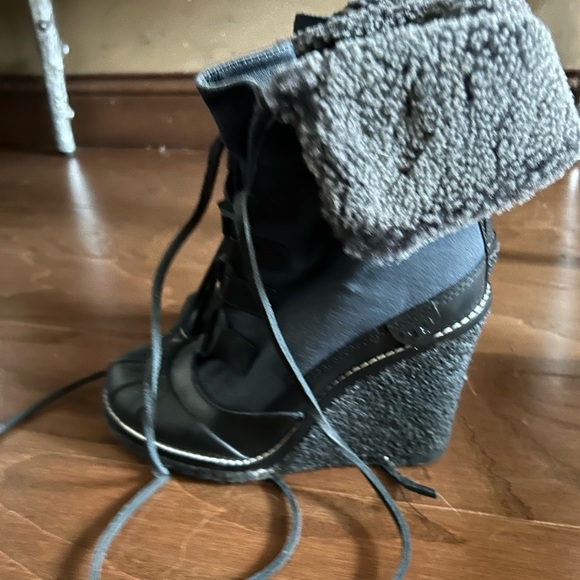 Tory Burch snow boots size 6 - Picture 2 of 6